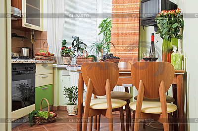 Kitchen Tables  Chairs on Kitchen Table And Chairs With Fruit Basket      Vladimir H