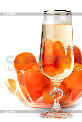 3068340-snifter-of-champagne-with-tangerines-.jpg