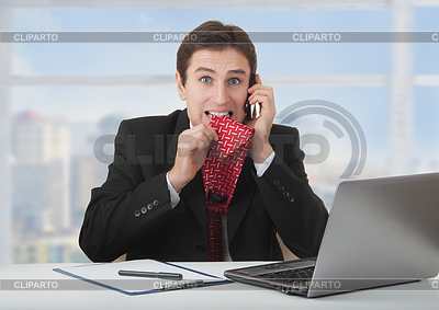 Чего и как боятся мужчины разных знаков зодиака 3280118-frightened-frustrated-business-man-talking-on-phone