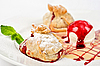 Photo 300 DPI: Tasty dessert with ice cream