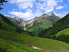 Photo 300 DPI: beautiful green mountain landscape