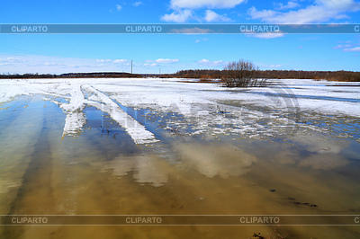 Вода под снегом на зимней дороге | Фото большого размера |ID 3252021