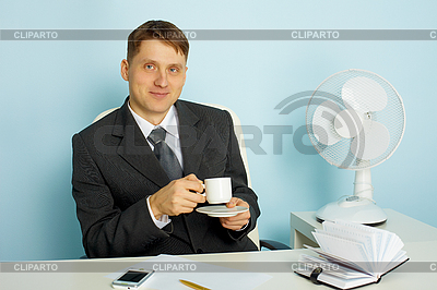 Attraktive junge Mann mit Tasse Kaffee | Foto mit hoher Auflösung |ID 3145617