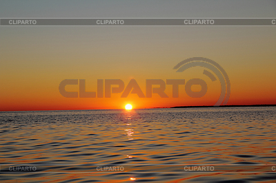 Puesta de sol en el lago | Foto de alta resolución |ID 3323449